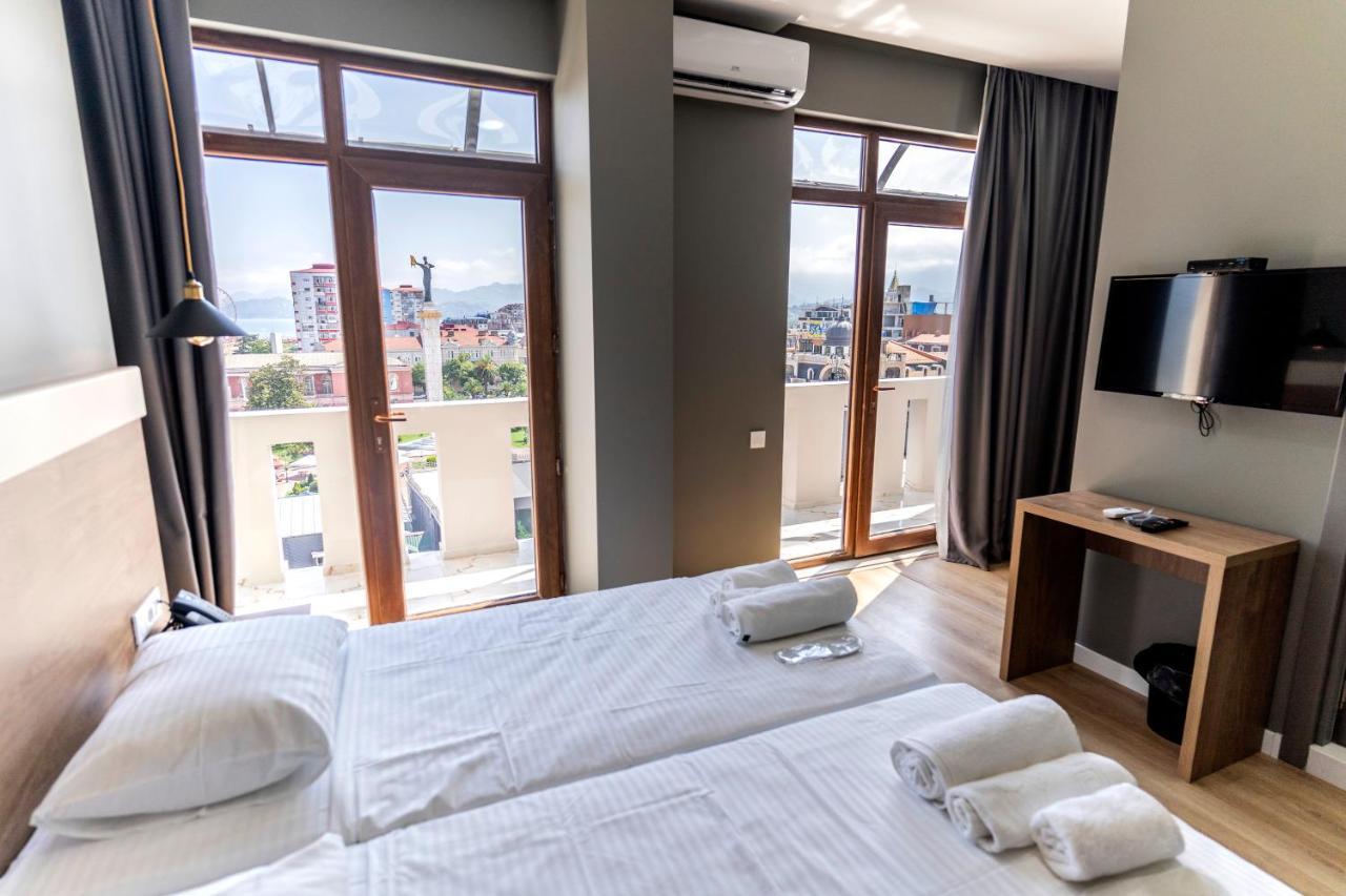 Boulevard Apartments บาทูมิ ภายนอก รูปภาพ